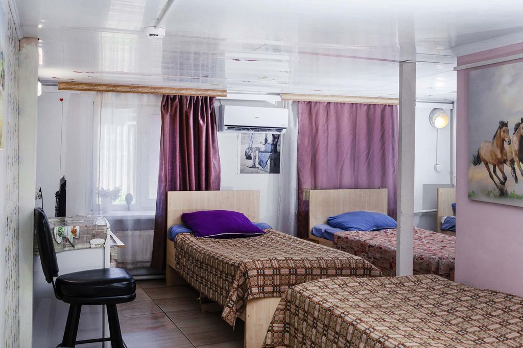 Ситара — Многоместный смешанный номер Койка место для мужчин