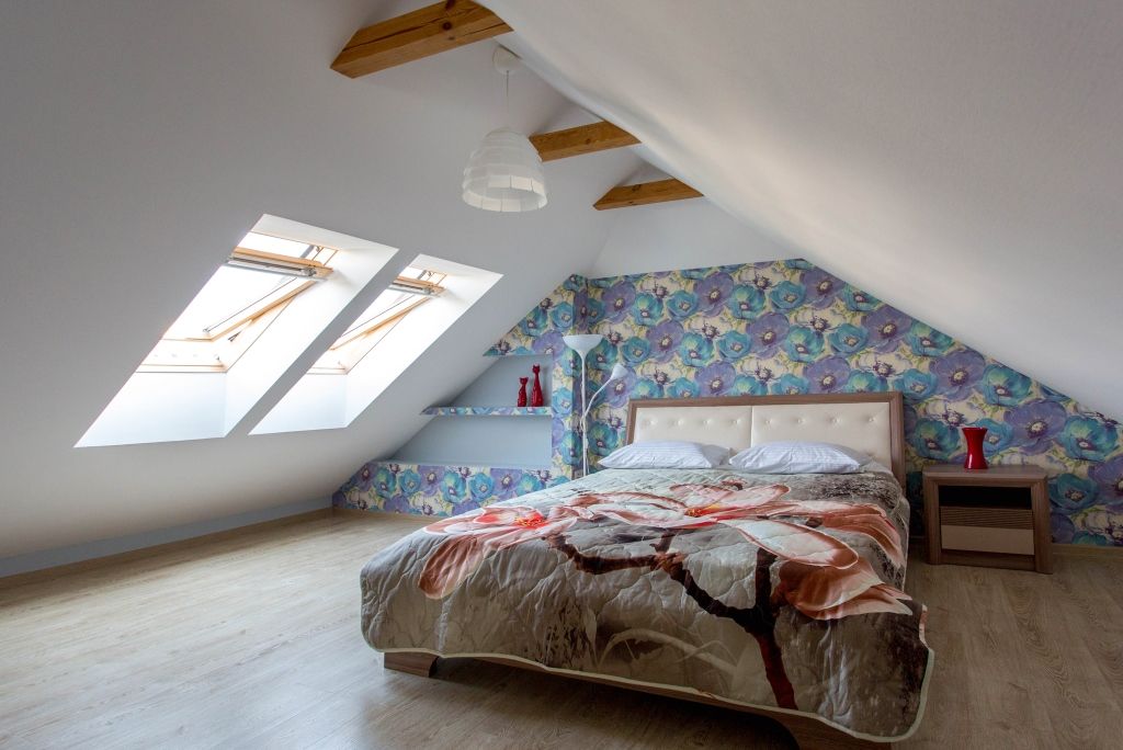 На Крымской — Трёхместный номер мансарда