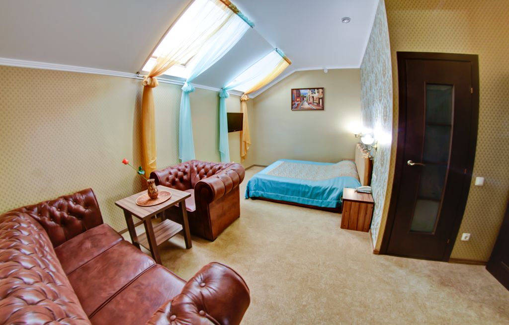 Звезда — Трёхместный номер улучшенный