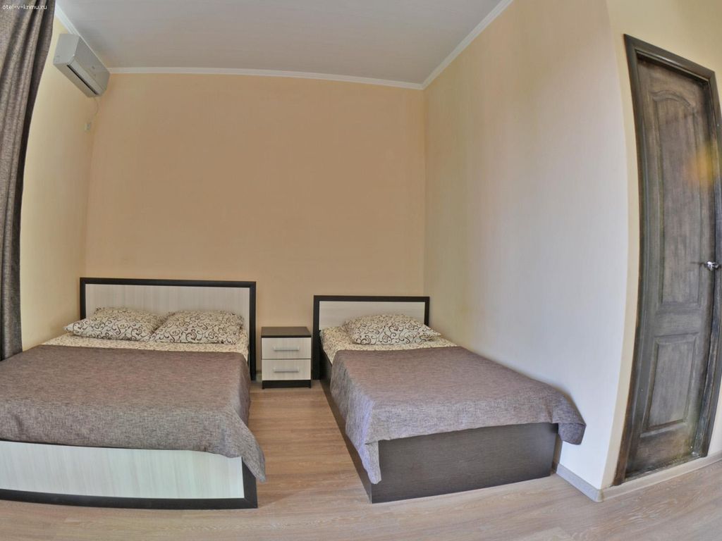 Елена — Трёхместный номер улучшенный