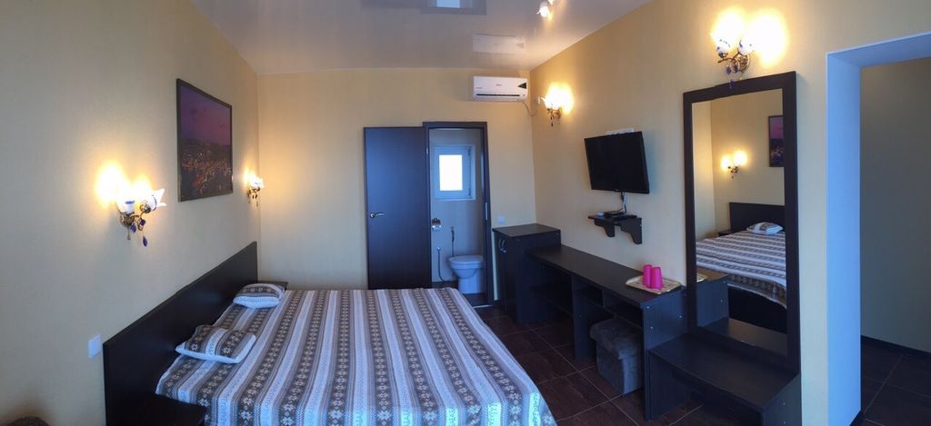 на Черноморской Набережной — Трёхместный номер номер на первом этаже