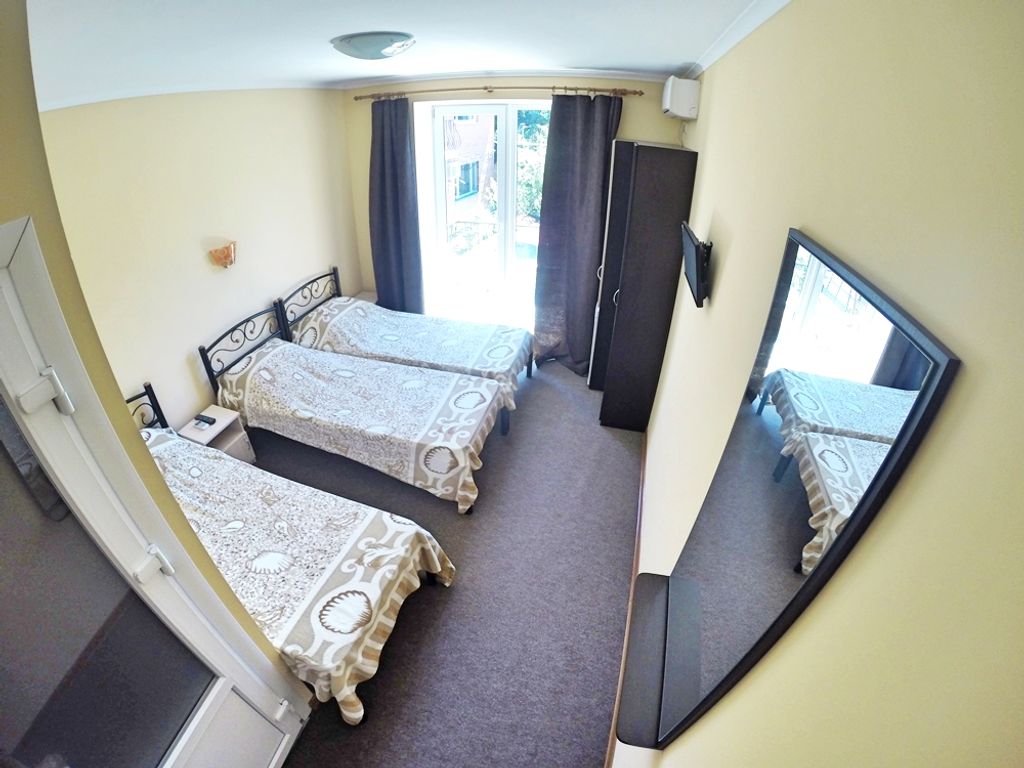 Горлица — Трёхместный номер улучшенный