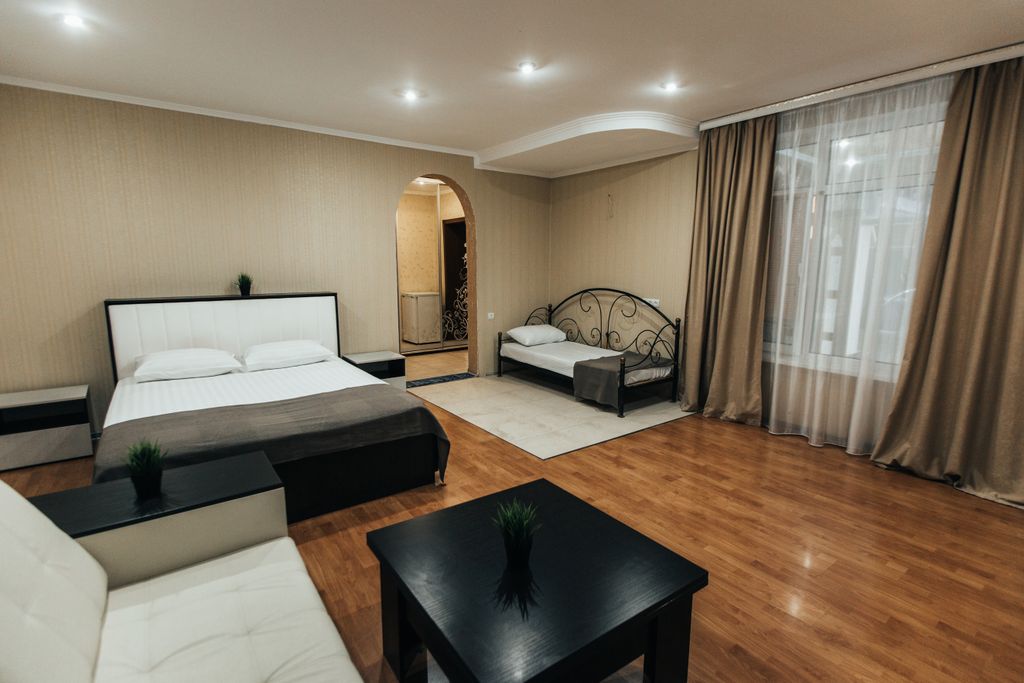 Людмила — Трёхместный номер семейный полулюкс