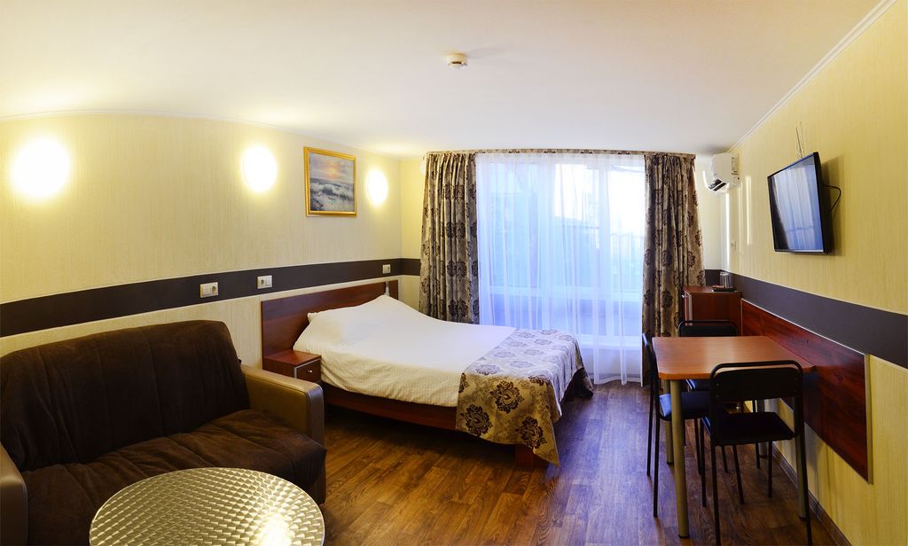 Лермонтова8 — Двухместный номер с 1 кроватью первой категории