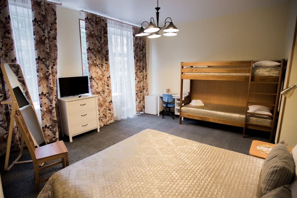 Подушка — Четырёхместный номер улучшенный