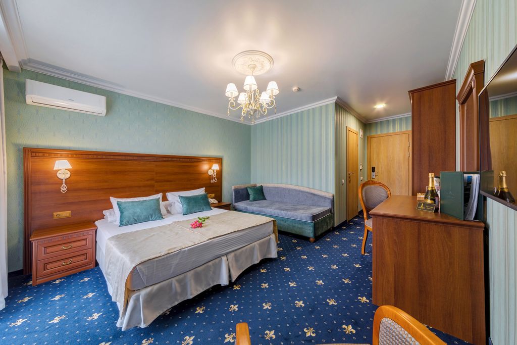 Лермонт — Двухместный номер с 1 кроватью первой категории Стандарт с балконом