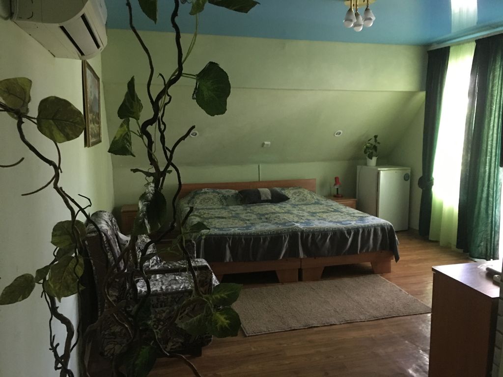 У Причала — Четырёхместный номер улучшенный