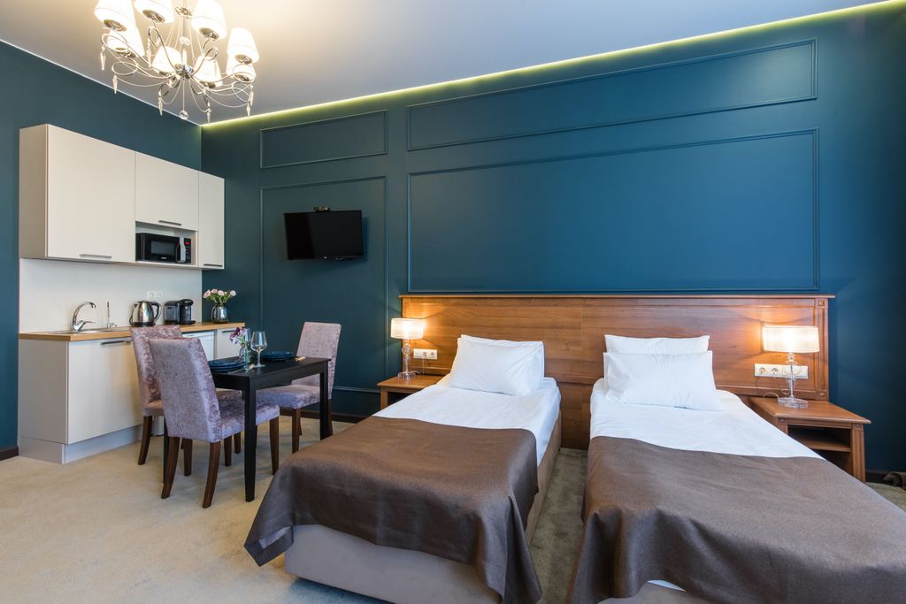 Елисеевский — Трёхместный номер делюкс с одним или двумя дополнительными местами