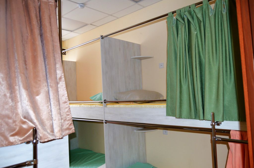 REHostel — Многоместный смешанный номер эконом (душ/туалет общий)