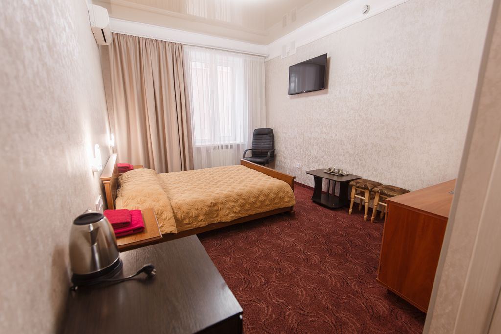 Hotel RIO — Двухместный номер с 1 кроватью №6 полулюкс с одной двуспальной кроватью