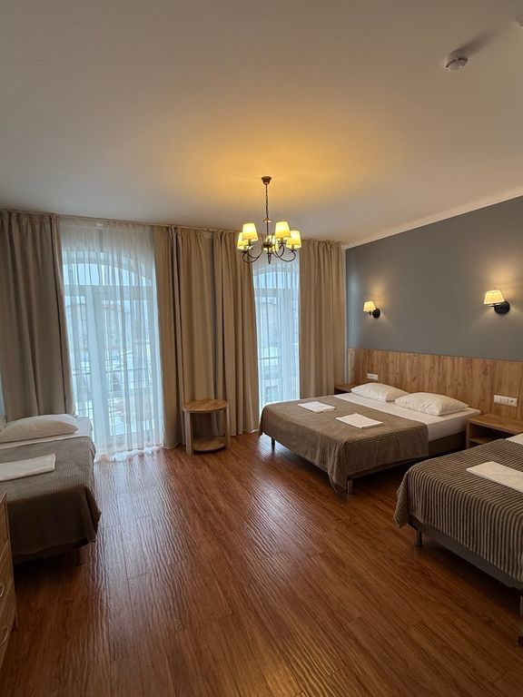 ДельМар — Четырёхместный номер улучшенный