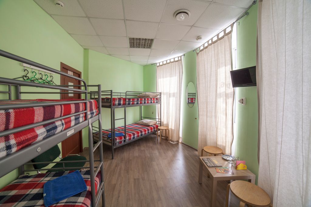 Бугров — Четырёхместный номер для женщин