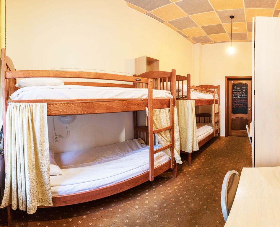 ComfortPark — Многоместный смешанный номер 4-х местный общий номер №9 первый ярус