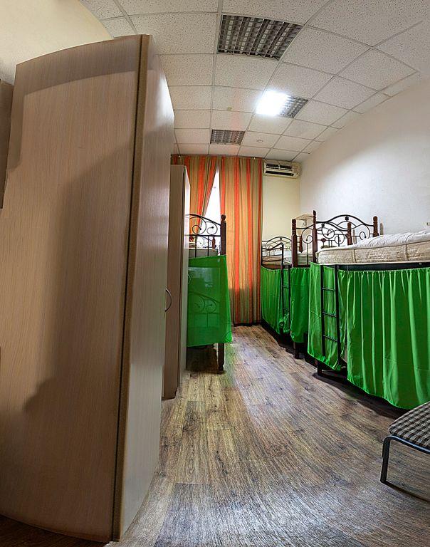 ComfortPark — Многоместный смешанный номер 6-местный общий номер №6 первый ярус