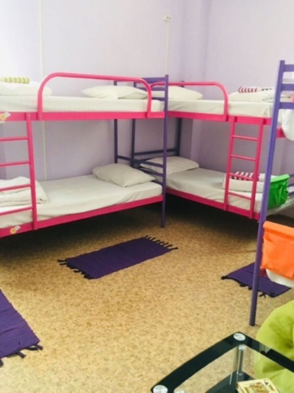 Sunny — Многоместный смешанный номер эконом (душ/туалет общий)