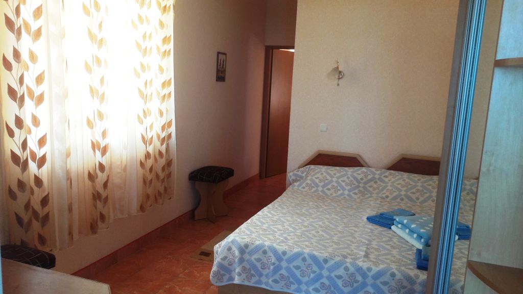 Эллинг 24 в Катране — Семейный номер улучшенный с видом на море