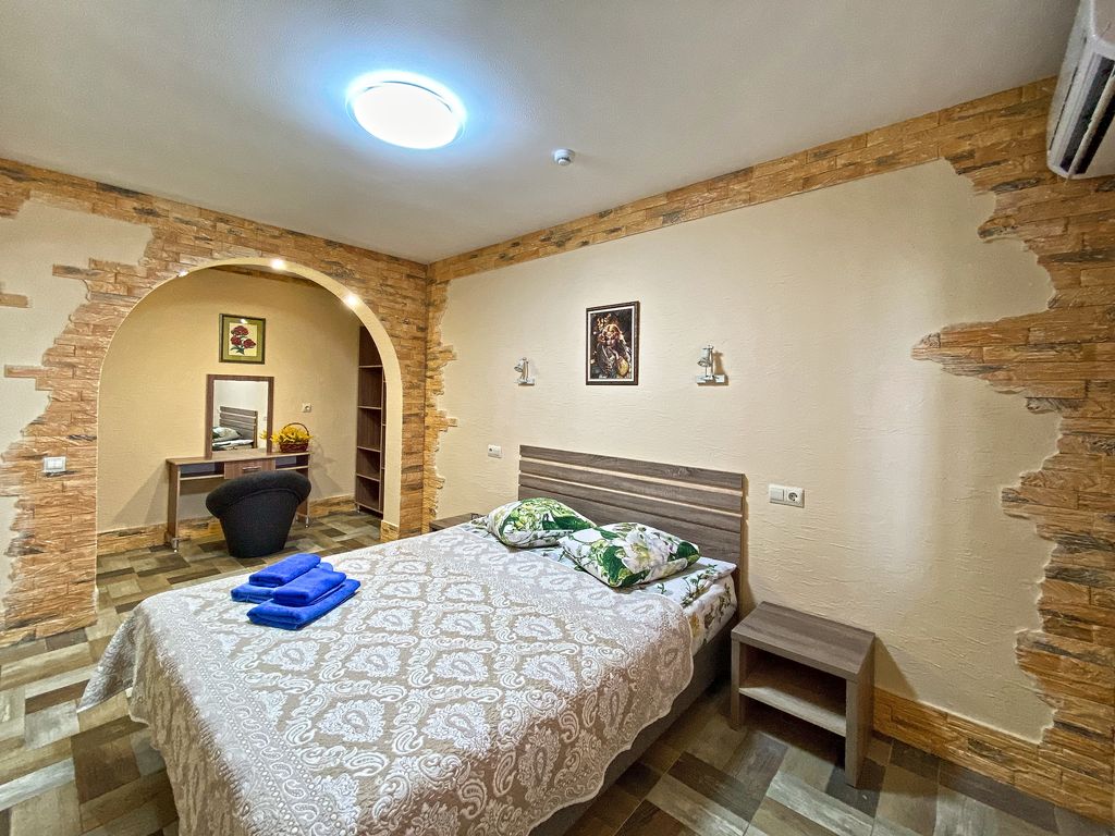 Арсенал — Трёхместный номер улучшенный люкс