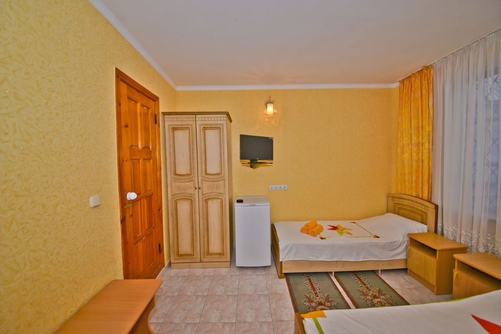 Континенталь — Трёхместный номер стандарт