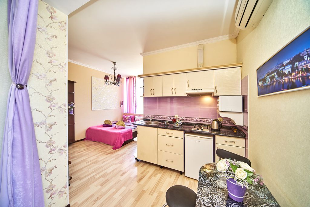 Резиденция лета — Семейный номер студия с видом на сад Орхидея