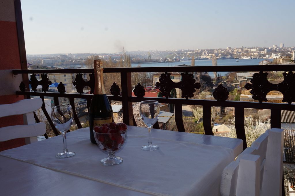 Резиденция лета — Четырёхместный номер уютный с видом на море