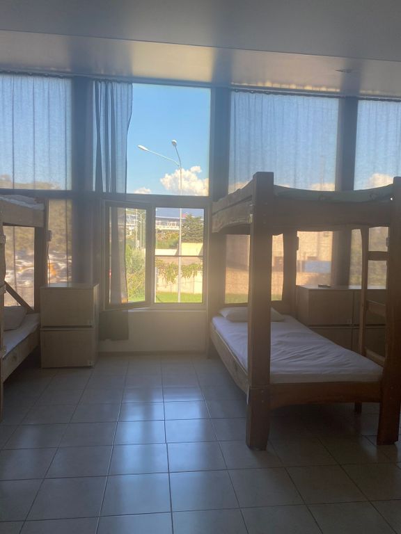 Аэропорт — Многоместный женский номер десятиместный