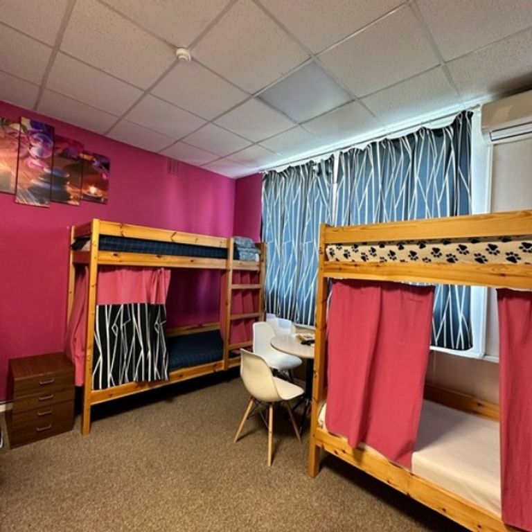 В Питере жить — Многоместный женский номер эконом (душ/туалет общий)