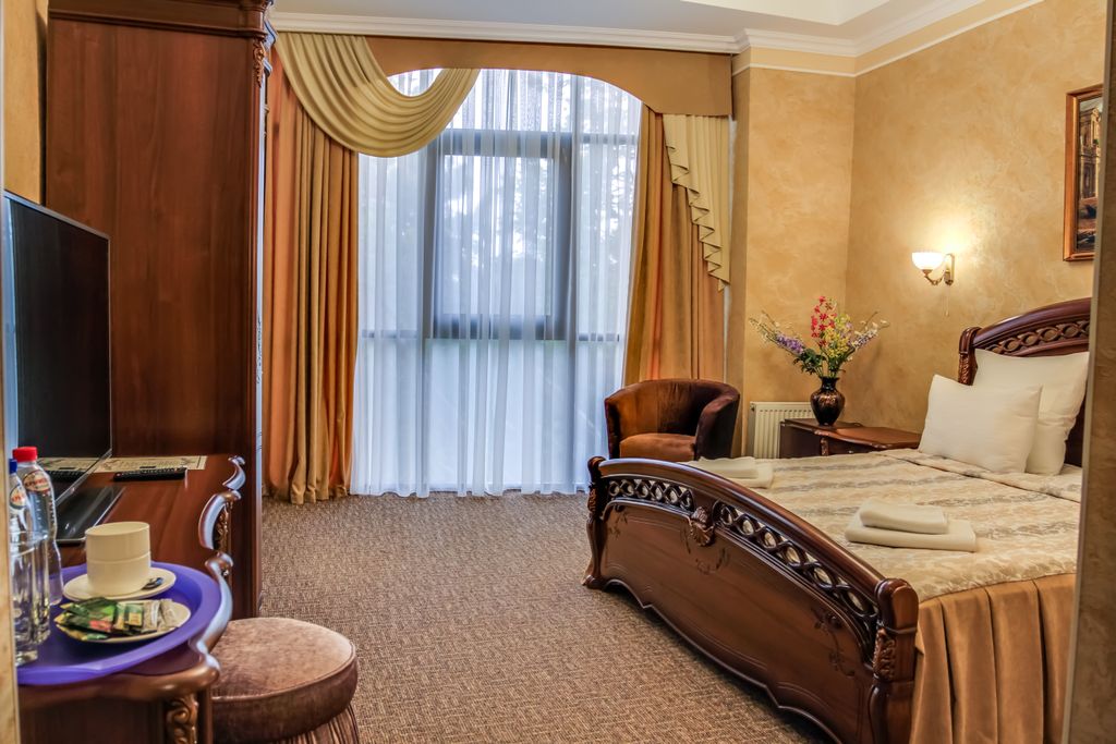 Даяна — Двухместный номер с 1 кроватью полулюкс