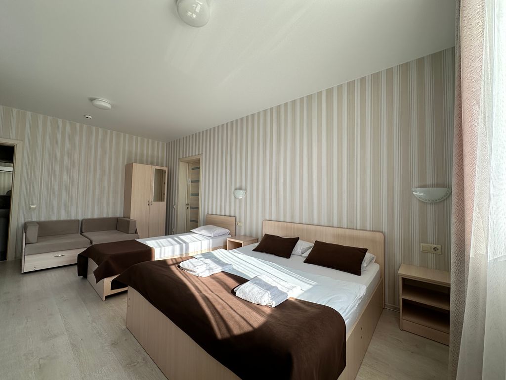 Мантарини — Четырёхместный номер Семейный Полулюкс