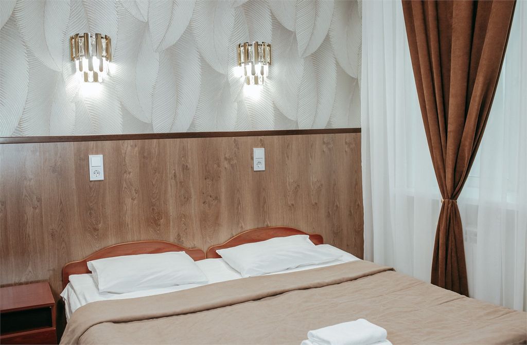 Корона — Двухместный номер с 1 кроватью стандарт