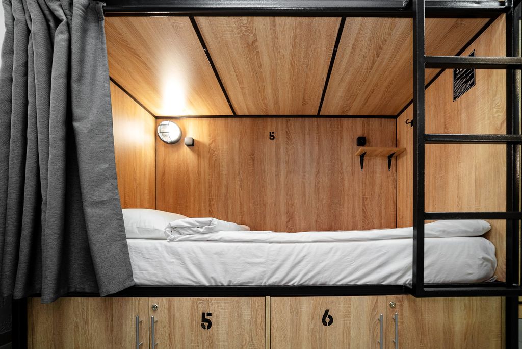 Sleep Box Hostel — Многоместный женский номер 4-х местный женский номер