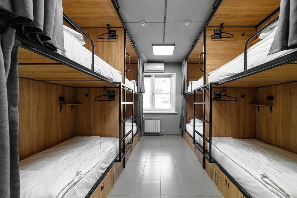 Sleep Box Hostel — Многоместный мужской номер 8-ми местный мужской номер