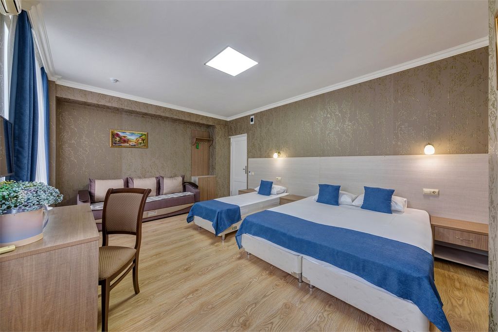 Атлас — Четырёхместный номер стандарт