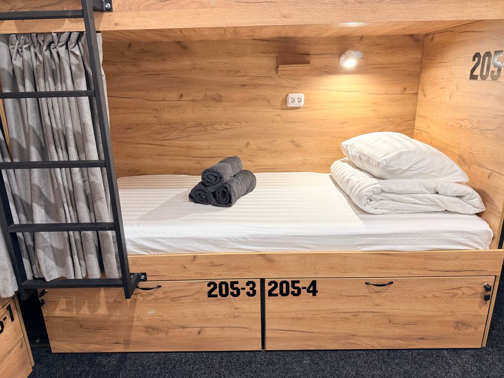 Редиска на Лесгафта — Многоместный смешанный номер эконом (душ/туалет общий)