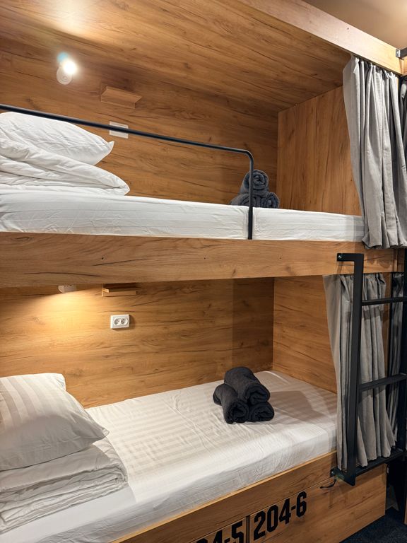 Редиска на Лесгафта — Многоместный смешанный номер эконом (душ/туалет общий)