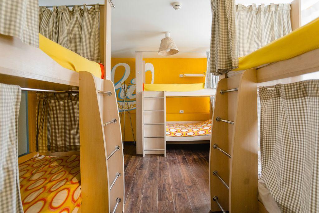 Smile Hostel — Многоместный смешанный номер эконом (душ/туалет общий)