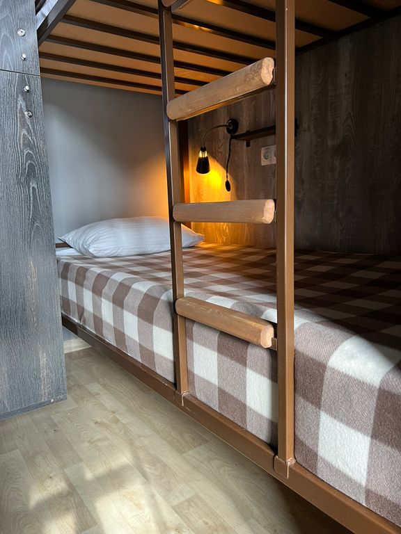 Телеграфъ — Место в 8-местном номере