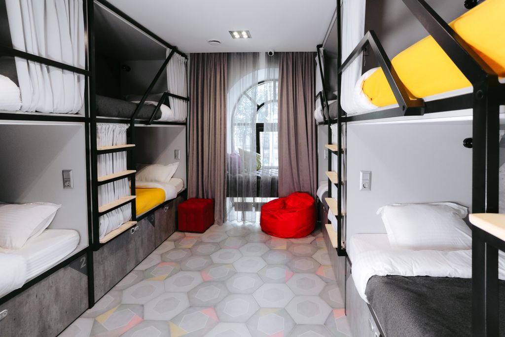 VDali Poshtel — Многоместный мужской номер 8-местный