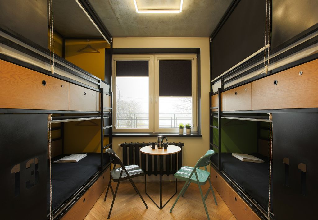 Suffix — Многоместный женский номер