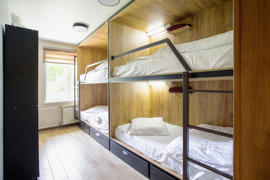 Chicago — Многоместный женский номер эконом (душ/туалет общий)