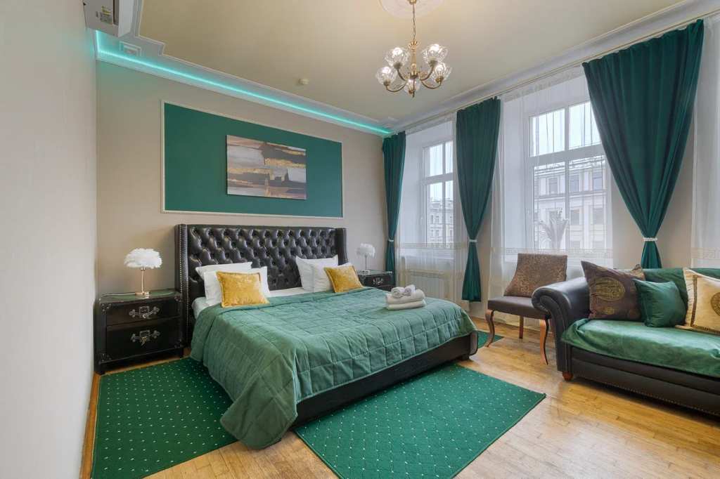 Невский 98 — Семейный номер люкс с видом на город