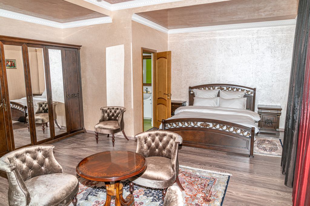 Бомонд — Трёхместный номер полулюкс