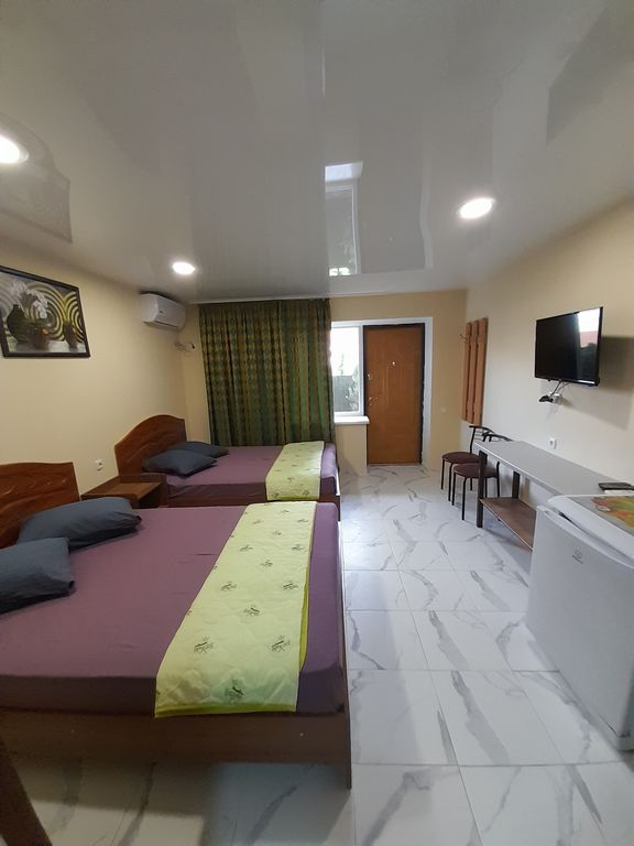 Гринвич — Четырёхместный номер улучшенный