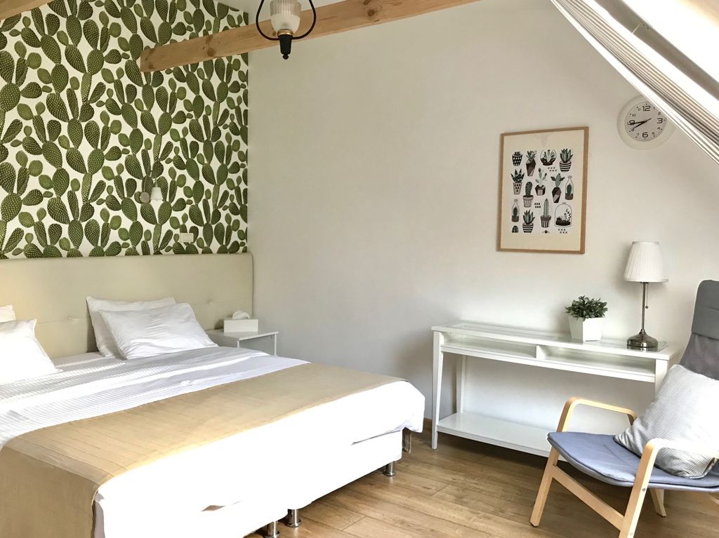 Адрес — Трёхместный номер студия