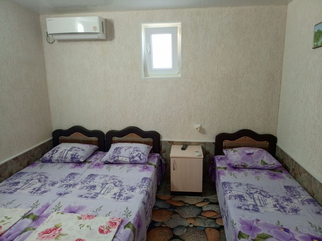 Виктория — Трёхместный номер эконом