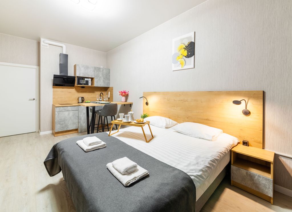 Пулково-апарт — Апартаменты улучшенная студия с кроватью king size и балконом