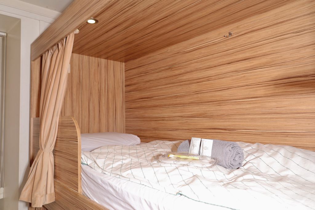 Mariel — Многоместный смешанный номер beige - нижнее спальное место в общей 12-ти местной комнате для мужчин и женщин (6 капсул)