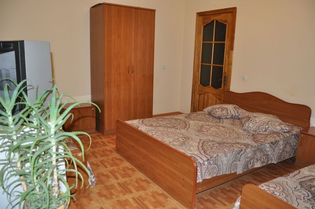 Арина — Четырёхместный номер Полулюкс с балконом на 1 этаже № 14/1