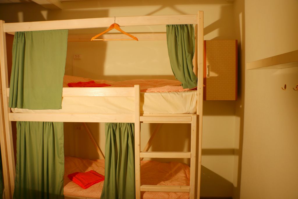 Пара Тапок — Многоместный мужской номер нижнее место