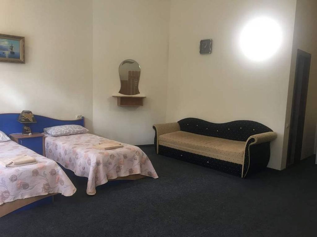 Южная ночь — Трёхместный номер без балкона