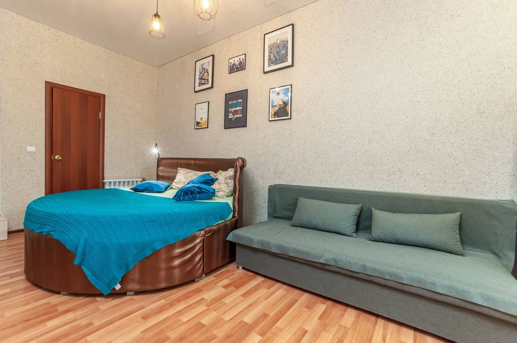 АС — Четырёхместный номер студия 1-4 чел с кругл.кроватью и диваном. БЕСПЛ ПАРКОВКА!